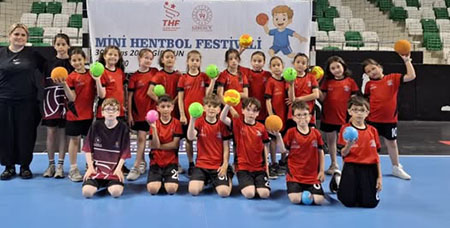 Giresun’da Mini Hentbol Festivali Coşkusu