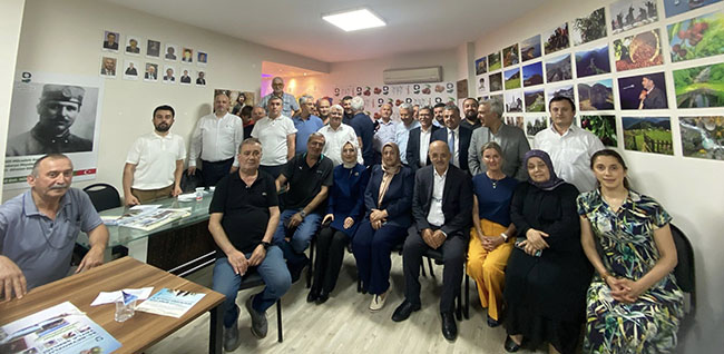 Giresun Federasyonu Kadın Kolları görevine Kadriye Kadakal seçildi.